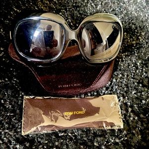 Black Designer Tom Ford Jackie O style sunglasses